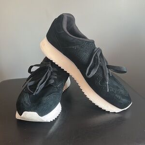 New Balance 520 Platform Sneaker